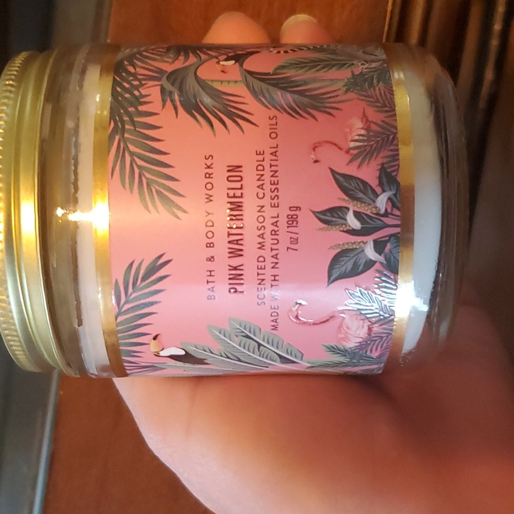 Bath and Body Works Pink watermelon ๐ Candle - Picture 2 of 4